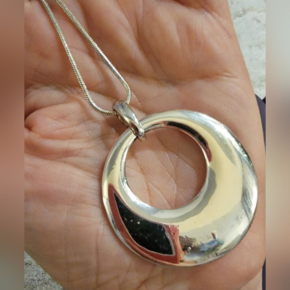 #Vintage Silver Tone Open Circle Pendant Necklace